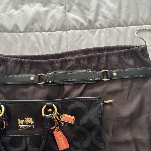 Coach Black Shoulder Bag with Textured Design - Picture 12 of 13